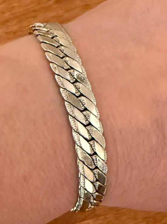 Napier Jewelry - Napier Women’s Textured Silver Link Bracelet Vintage 7”